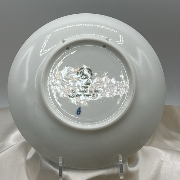 Bing and Grondahl 1984 Christmas Plate - Picture 3 of 4